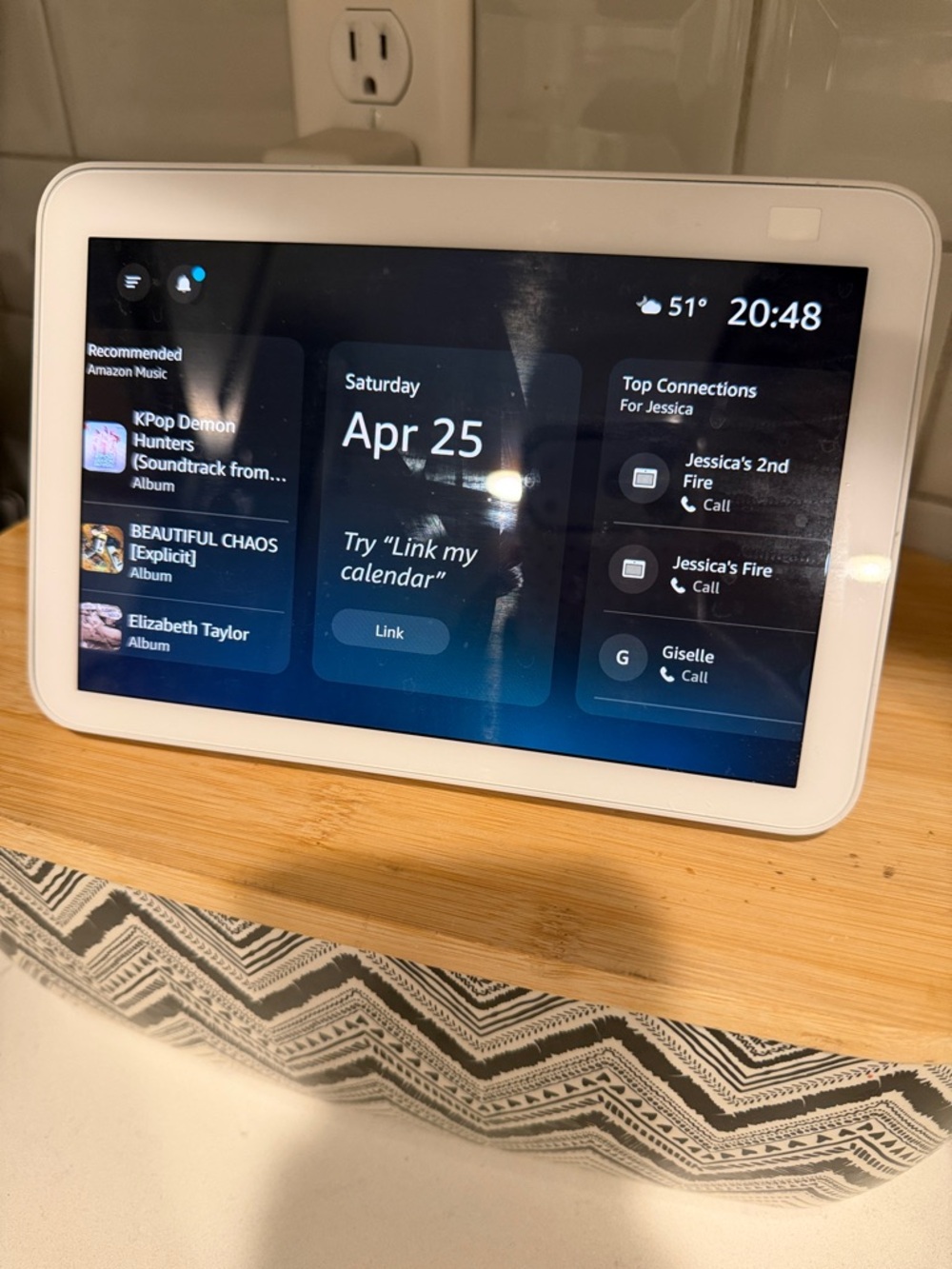 Amazon Echo Show 8 Smart Display - Glacier White
